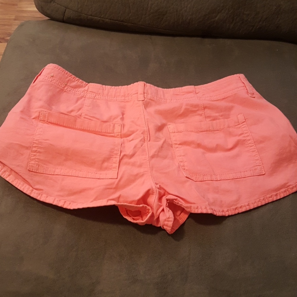 Shorts - Picture 2 of 3